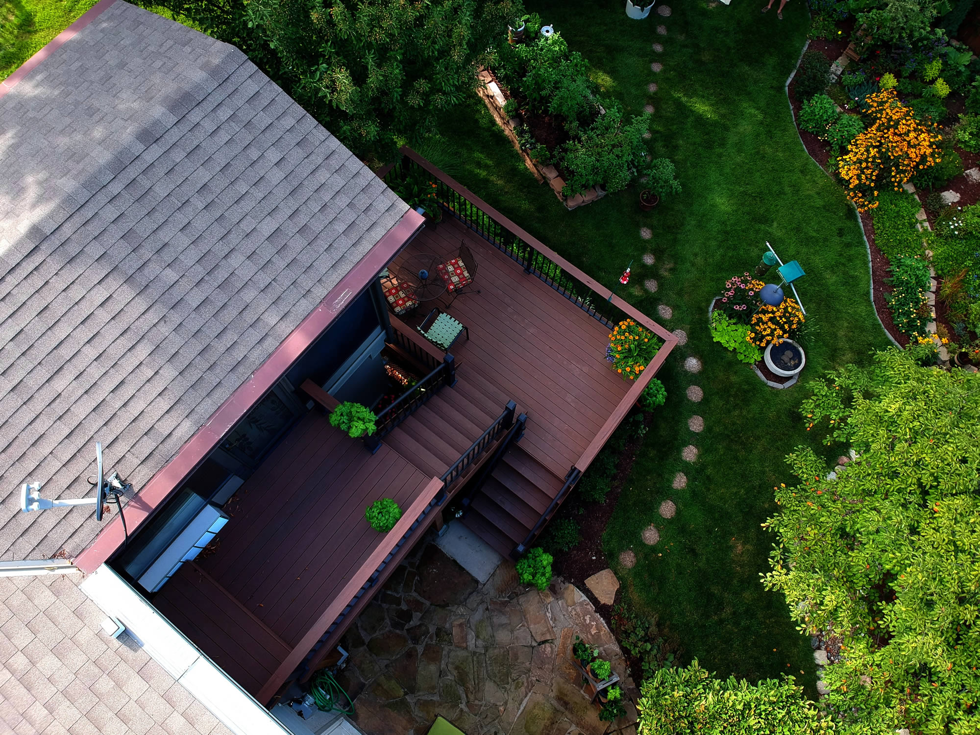 composite decking colours in the garden